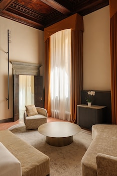 La Contessa - Grand Room