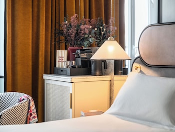Deluxe Room, 1 King Bed