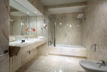 Double Room (With Parking)