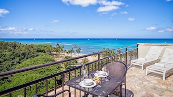 Sundeck Studio Deluxe Kitchenette