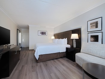 Club Room, 1 King Bed (Premium)