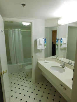 Suite, 1 King Bed, Non Smoking