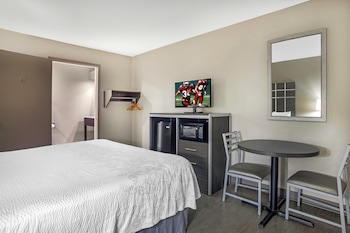 Deluxe Room, 1 King Bed, Accessible, Non Smoking
