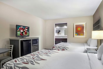 Deluxe Room, 2 Queen Beds, Smoking