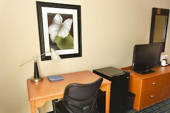 Room, 2 Queen Beds, Accessible, Non Smoking (Mobility, Bathtub W/grab Bars)