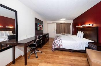 Deluxe Room, 1 King Bed, Smoking