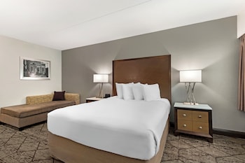 Standard Room, 1 Queen Bed, Non Smoking, Pool View
