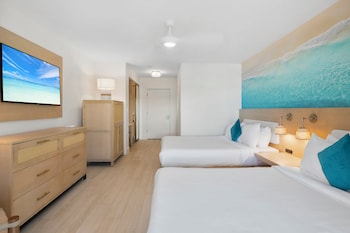 Room, 2 Queen Beds, Balcony, Partial Ocean View