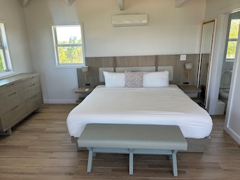 Romantic Villa, 1 King Bed, Non Smoking, Lagoon View