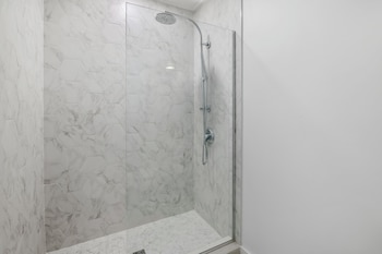 Room, 2 Queen Beds, Garden Area