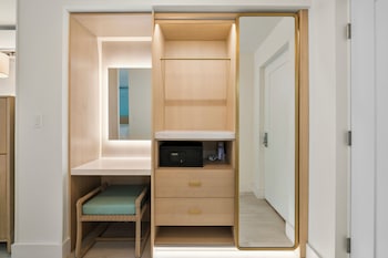 Room, 2 Queen Beds, Garden Area