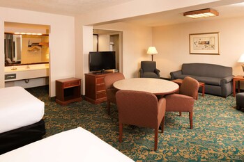 Junior Suite, 2 Queen Beds, Non Smoking