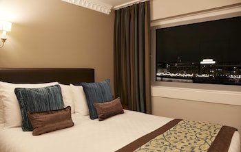 Standard Double Room, with Bridge View