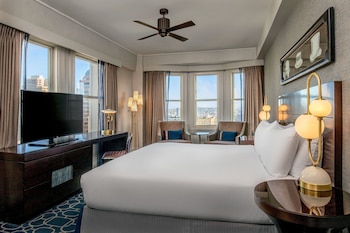 Room, 1 King Bed (Mobility Accessible, Roll-in Shower)