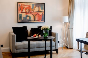 Family Room, 2 Bedrooms