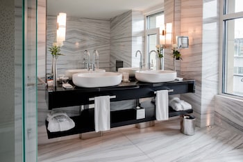 Luxury Living Studio