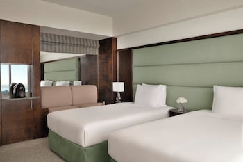Classic Room, 2 Twin Beds, Smoking, Garden View