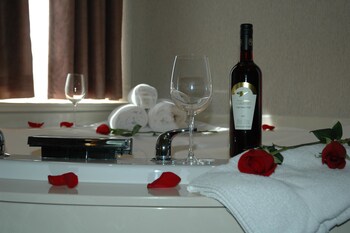 Standard Room, 1 King Bed, Jetted Tub, Tower