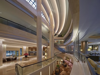 Elite Deluxe Harbour View Suite with Club Lounge Access