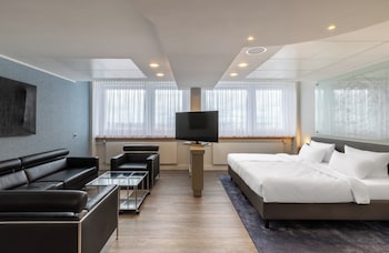 Suite (Heaven)
