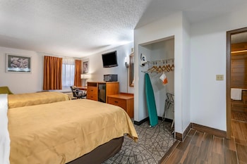 Room, 2 Queen Beds, Accessible, Non Smoking