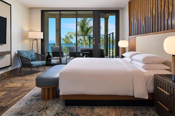 3 Bedroom Villa, Full Ocean View (2 King and 2 Queen Bed)