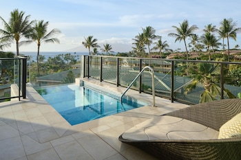 3 Bedroom Ilikai Penthouse, Ocean View (2 Kings and 2 Queens)