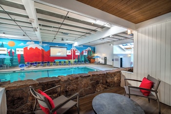 Standard Room, 2 Queen Beds, Pool View, Ground Floor