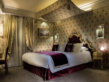 Deluxe Triple Room, 1 King Bed with Sofa bed, Balcony (Canal View)