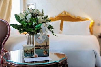 Deluxe Room, 1 King Bed either Terrace or View