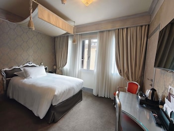 Superior Single Room, City View