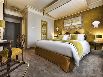 Deluxe Room, 1 King Bed either Terrace or View