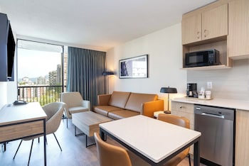 Suite, 1 King Bed with Sofa bed, Kitchen, City View (W/D, Balcony)
