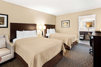Standard Room, 2 Double Beds, Non Smoking, Refrigerator & Microwave (Pet Friendly)