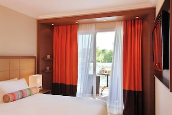 Room, 1 Queen Bed, Balcony, Partial Sea View (Balcony)