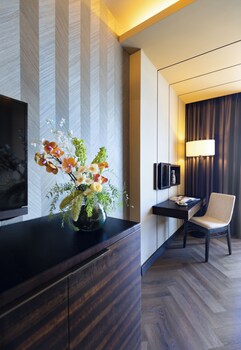 Executive Room, Mountain View