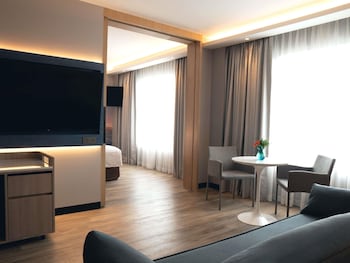 Junior Suite, 1 Queen Bed
