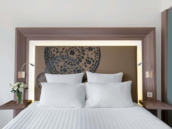 Premier Room, 1 King Bed, Club Lounge Access