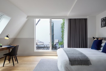 Premium Room, 1 King Bed, Balcony