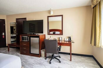 Standard Room, 1 King Bed, Accessible