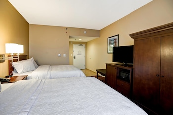 Room, 2 Queen Beds, Accessible, Non Smoking (Hearing Impaired)