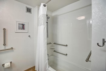 Room, 2 Queen Beds, Accessible, Non Smoking (Hearing Impaired)