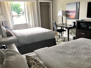 Standard Room, 2 Double Beds, Refrigerator & Microwave, Pool View