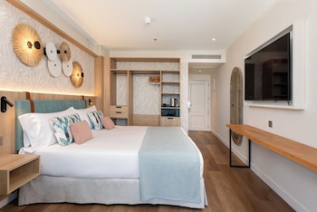 Standard Room, Mountain View (2 adults and 1 child)