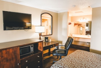 Standard Room, 1 Queen Bed