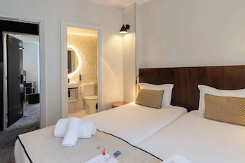 Family Room, 2 Bedrooms, 2 Bathrooms