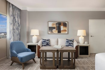 Grand Suite, 1 King Bed, Accessible (Mobility/Hearing, ADA Tub)