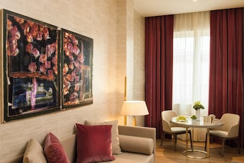 Grand Deluxe