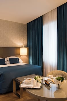 Grand Deluxe