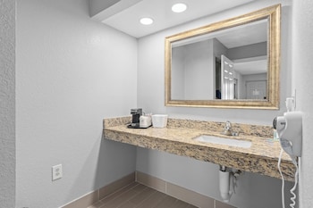 Room, 1 King Bed, Mobility Accessible, Non Smoking (Bathtub W/grab Bars)